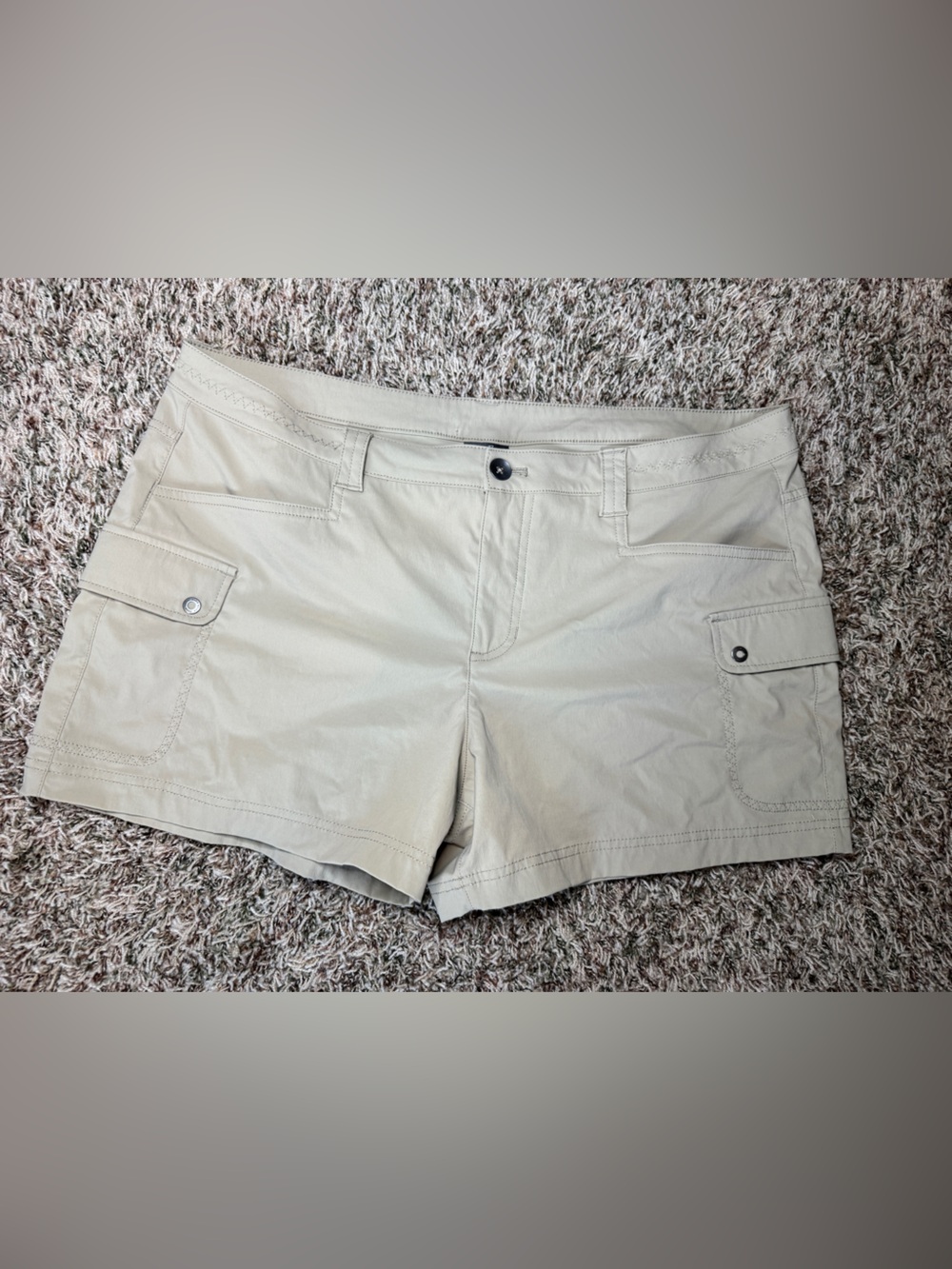 Eddie Bauer Women’s Light Tan Cargo Shorts with Utility Pocketst
